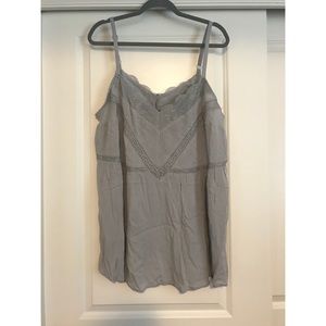 ✨Torrid Gray Flowy Tank✨